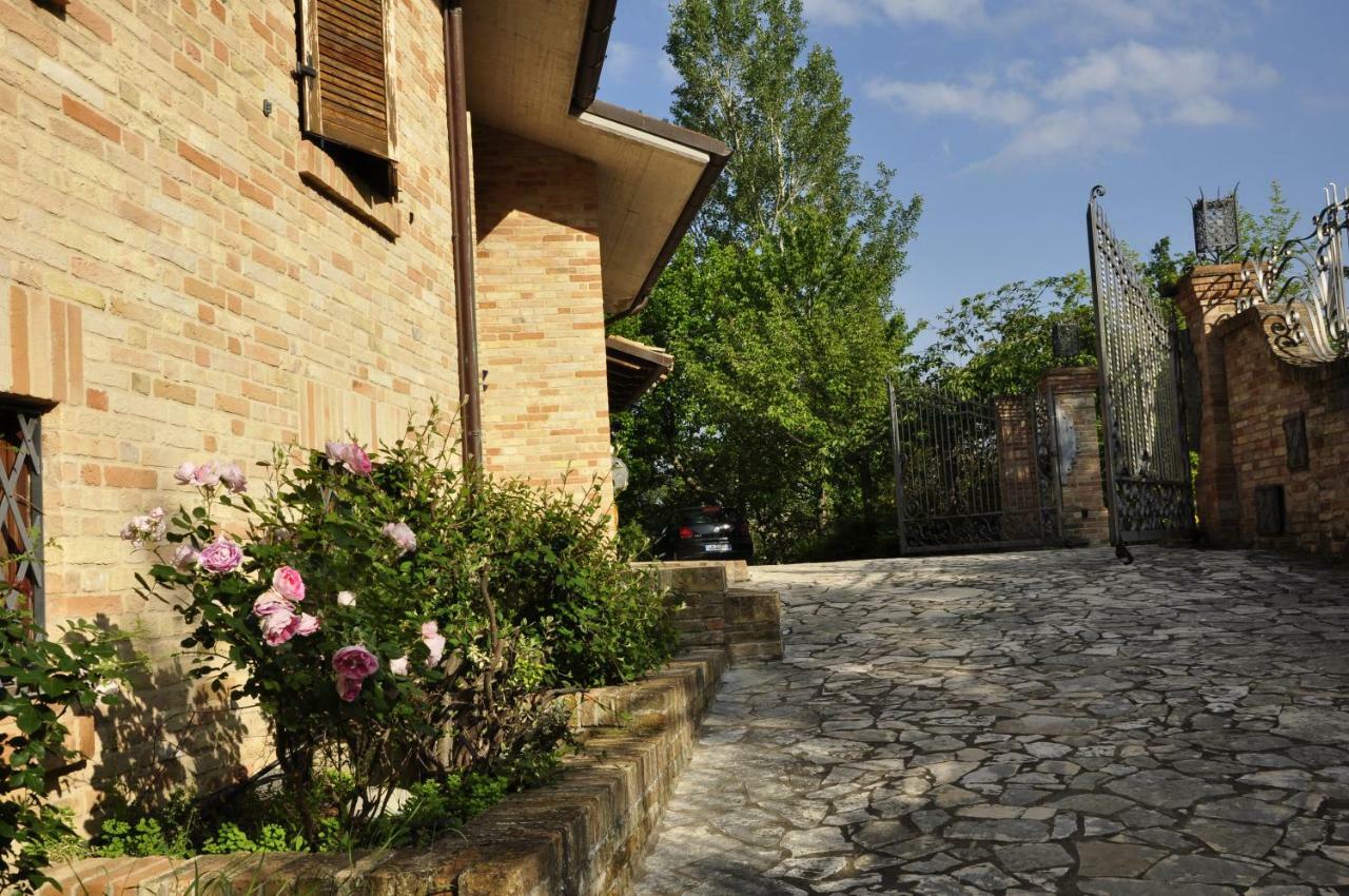 Luci Sui Monti Bed and Breakfast Sarnano Εξωτερικό φωτογραφία